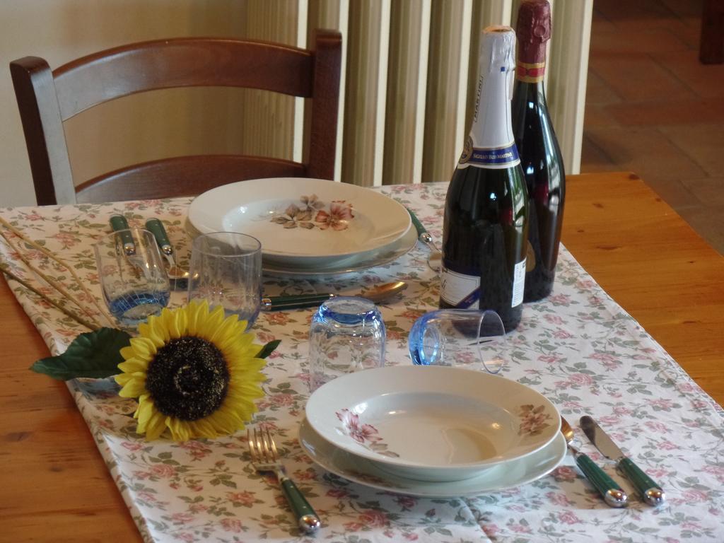 Il Fienile Holiday Home 르 포르나세테 외부 사진