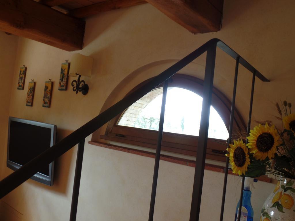 Il Fienile Holiday Home 르 포르나세테 외부 사진